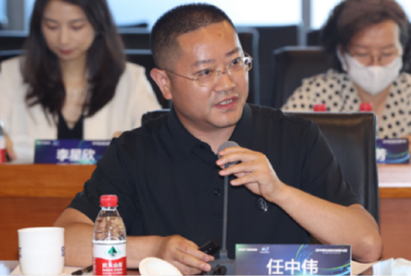 多点DMALL合伙人任中伟以《传统零售行业的数字经济新实体》为题分享了在零售数字化转型领域的数字原生实践经验
